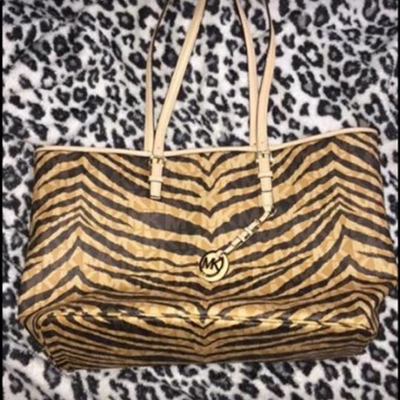 Michael Kors tote - Picture 1 of 3